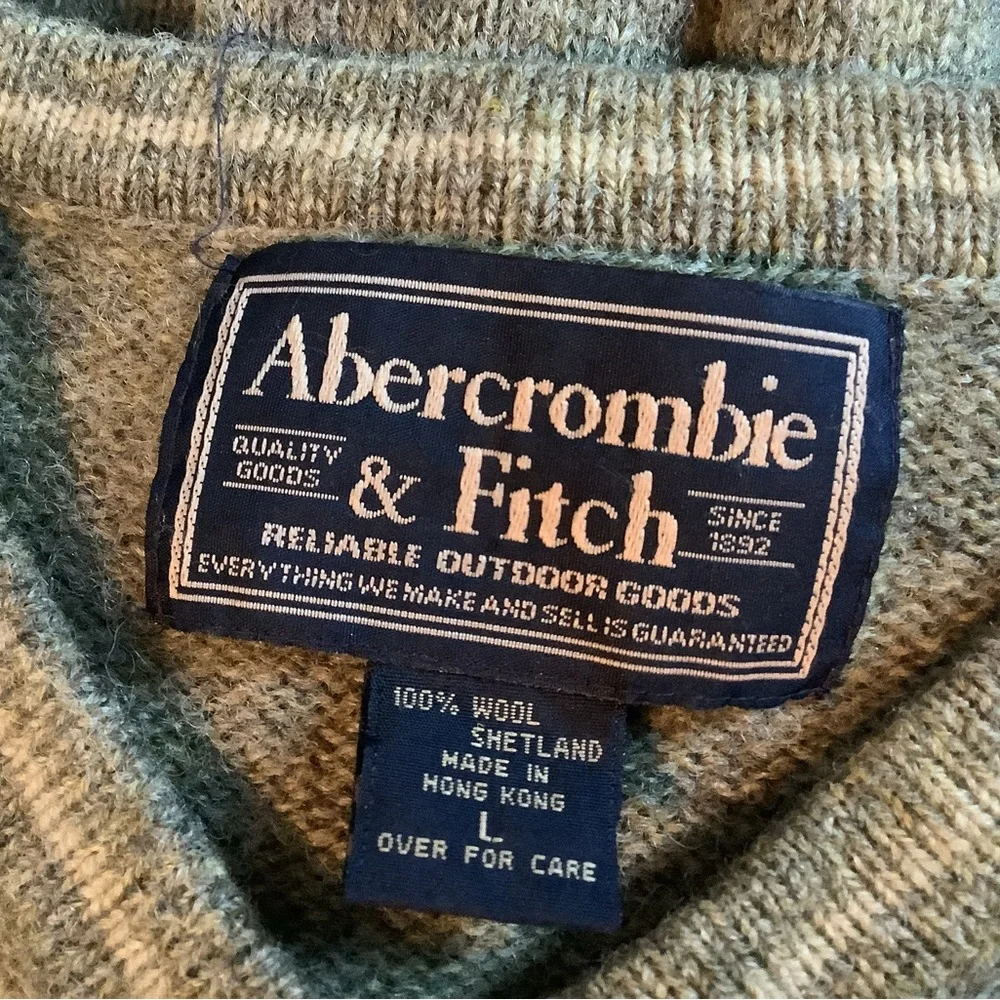 100% wool Abercrombie & Fitch  V neck Size Large